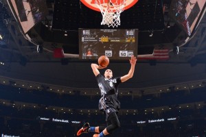 开云体育官网-鹈鹕啄碎紫金梦，库里三分定天下，当篮球成为世界语