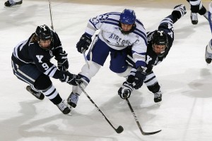 开云体育下载-欧冠淘汰赛焦点战，雄鹿爆冷掘金，当热血篮球撞碎金块王朝